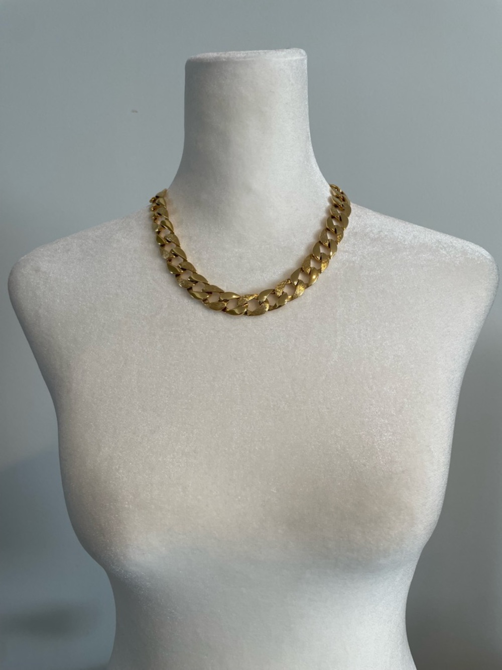 Vintage 80s/90s Napier Textured Gold Tone Curb Link Necklace